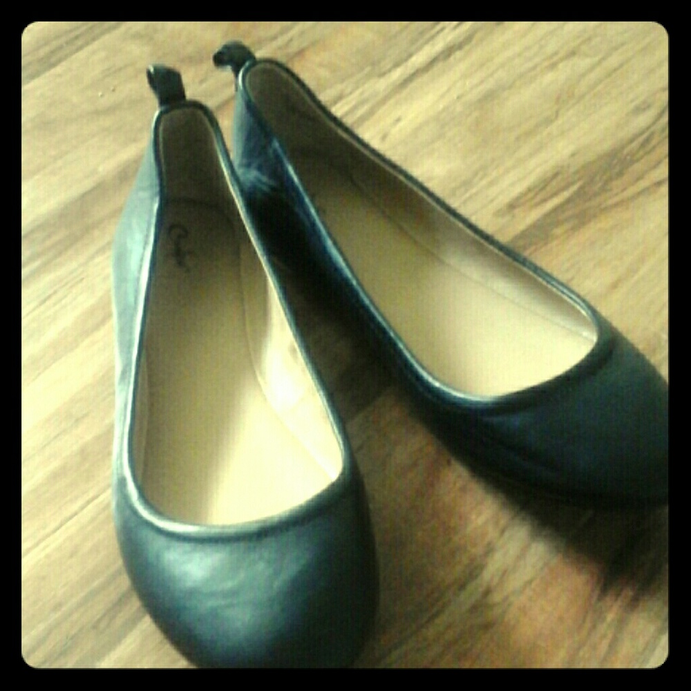 Black Curfew Flats